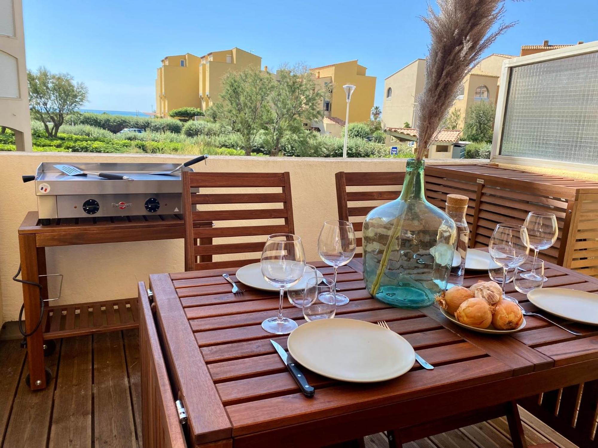 Terrasse Vue Mer 2 Pieces A Leucate Avec Piscine Apartment Ruang foto